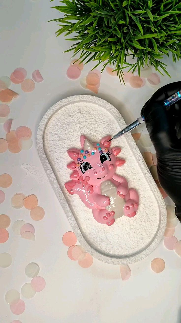 Marshmallow dragão rosa decorado